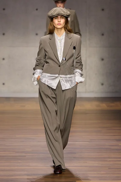 Look 2